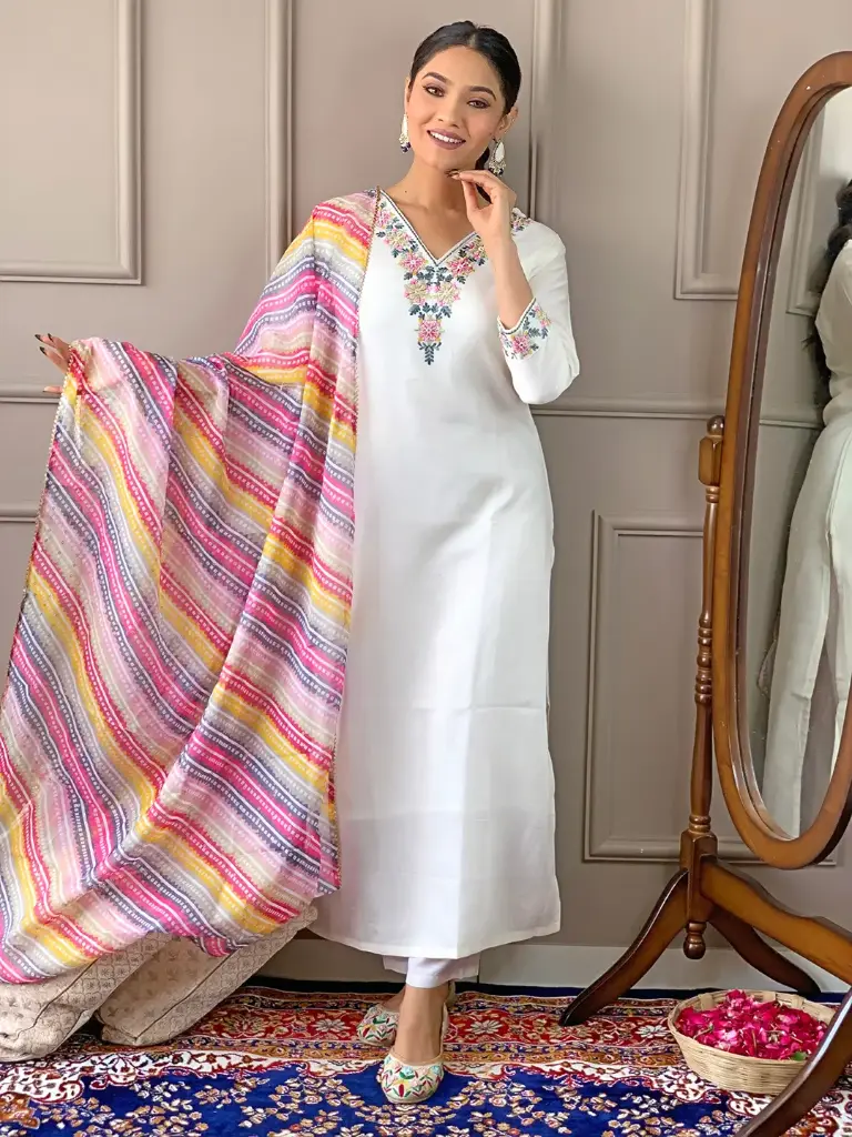 Chanderi Embroidered Kurta Pant Dupatta Set