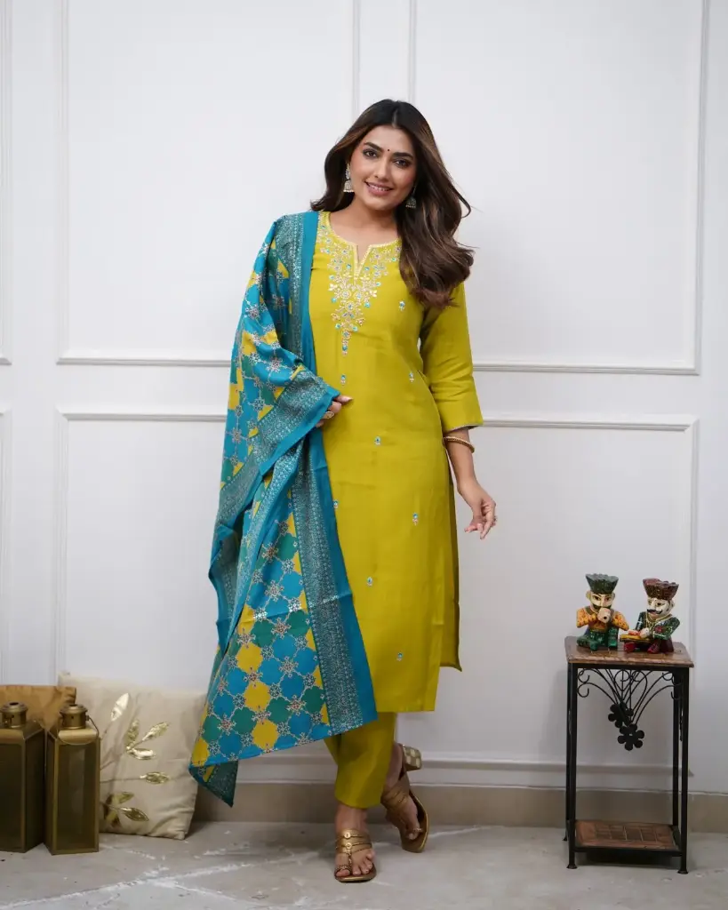 SILK KURTA SET WITH PRINTED DUPATTA