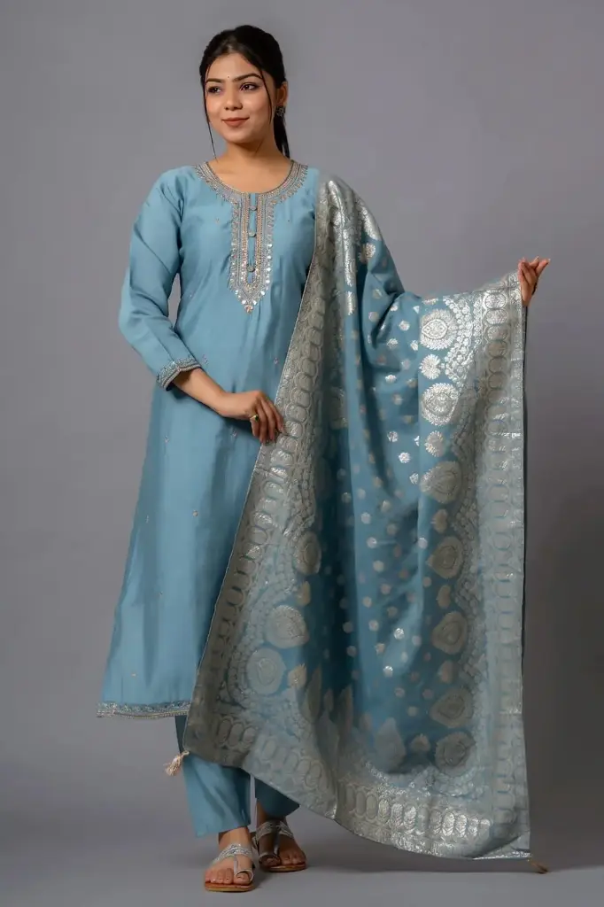 ✨ Elegant Kurti Set in Beautiful Grey & Pink ✨