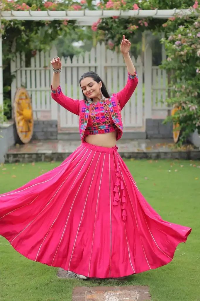ROMAN WITH GOTTA PATTI LACE(CHANIYA CHOLI)