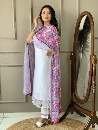 Chanderi Silk Embroidered  Kurta ,Pant & Dupatta Set 