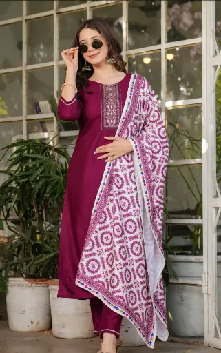 [MAVTAR-612] RAYON KURTA SET WITH MUSLIN DUPATTA.